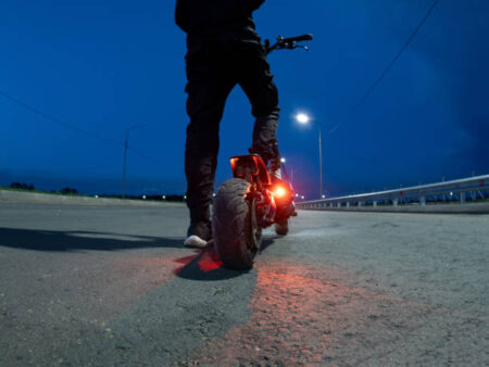 Die „letzte Meile“ lösen: E-Scooter in Kombination mit öffentlichen Verkehrsmitteln