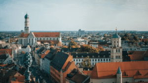 Nordsee vs. Ostsee vs. Alpen/Bayern: Welches Rendite-/Risikoprofil überzeugt 2025?