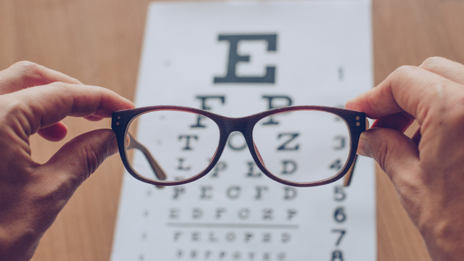 Vergleich von Sehkorrekturen: Traditionelle Methoden versus Betterview's Laserinnovationen